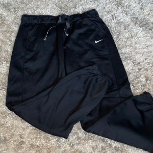 Nike sweatpants in Black Women’s size M